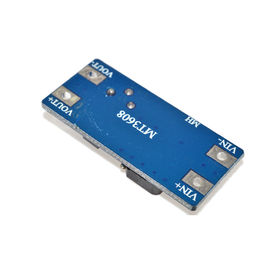A tensão ajustável da cor azul DC-DC da C.C. 28V intensifica o módulo do conversor do impulso MT3608 para a tomada de fábrica de Arduino